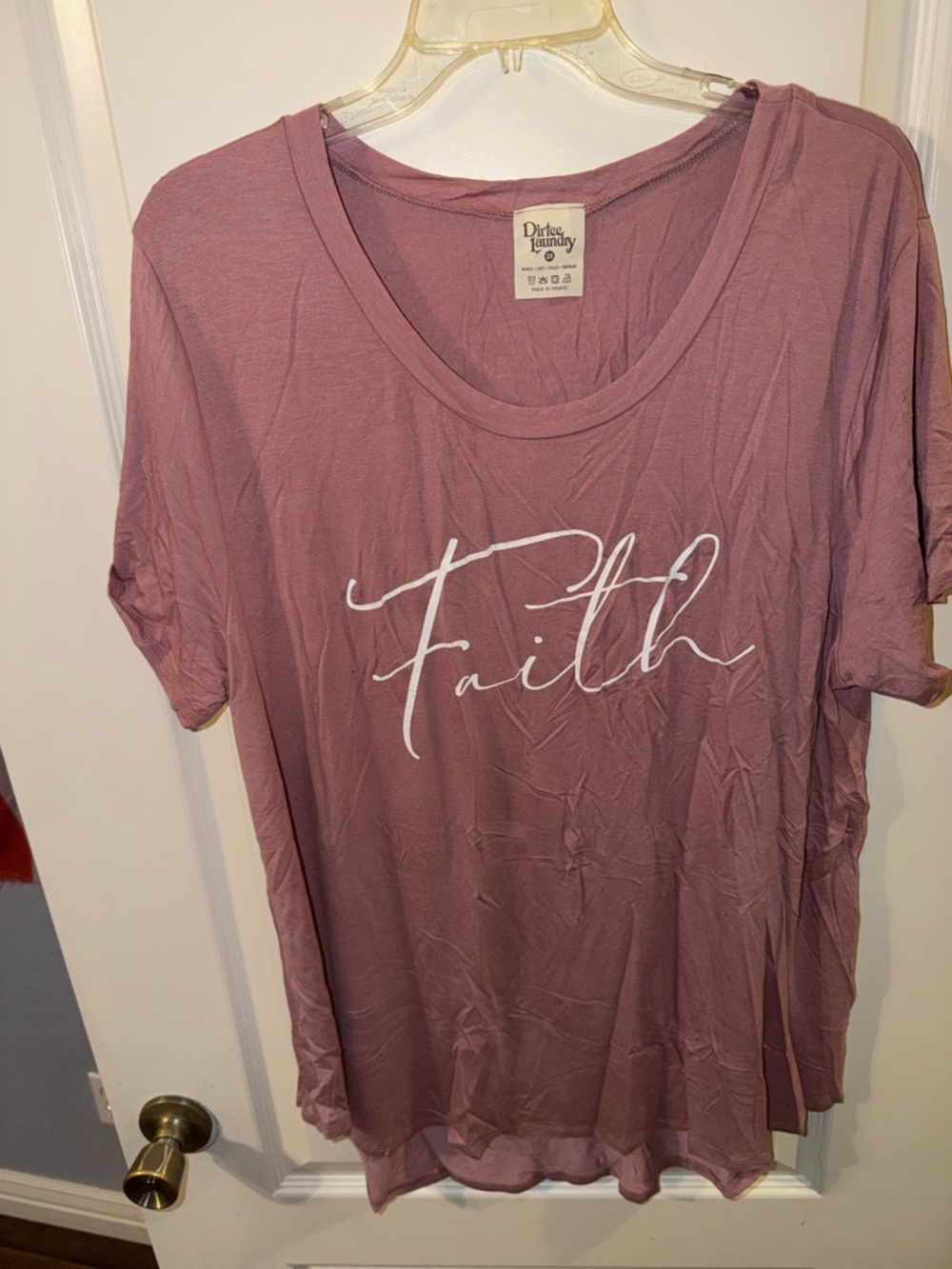 Dirty Laundry Mauve Script 'Faith' Short Sleeve Tee
